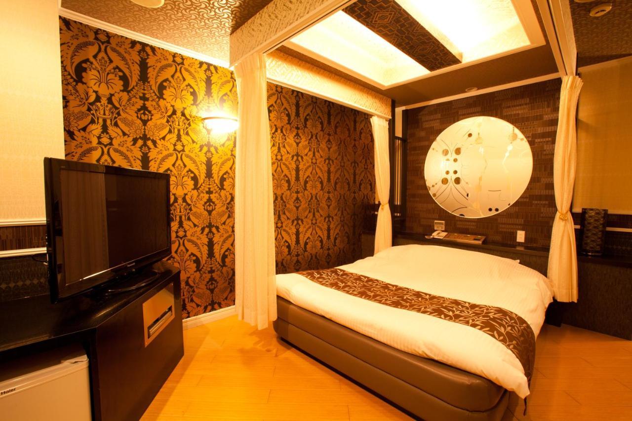 Hotel Luna (Adults Only) Tokyo Bagian luar foto