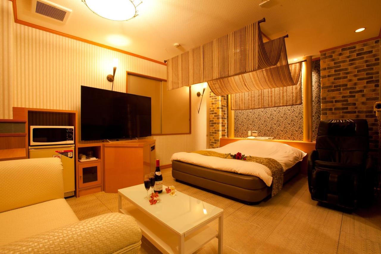 Hotel Luna (Adults Only) Tokyo Bagian luar foto