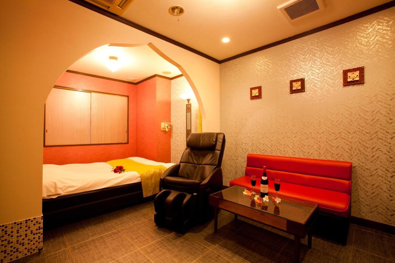 Hotel Luna (Adults Only) Tokyo Bagian luar foto