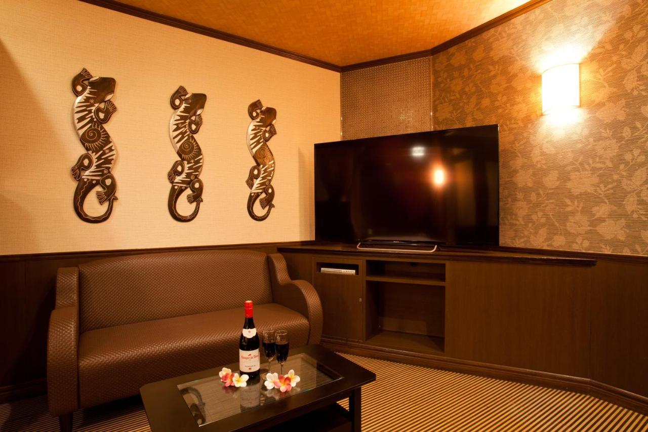 Hotel Luna (Adults Only) Tokyo Bagian luar foto