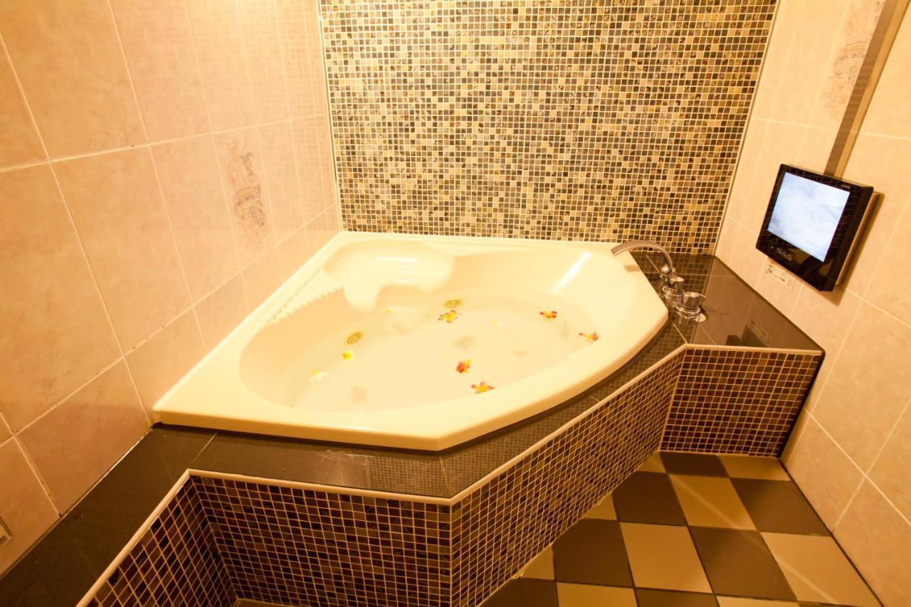 Hotel Luna (Adults Only) Tokyo Bagian luar foto