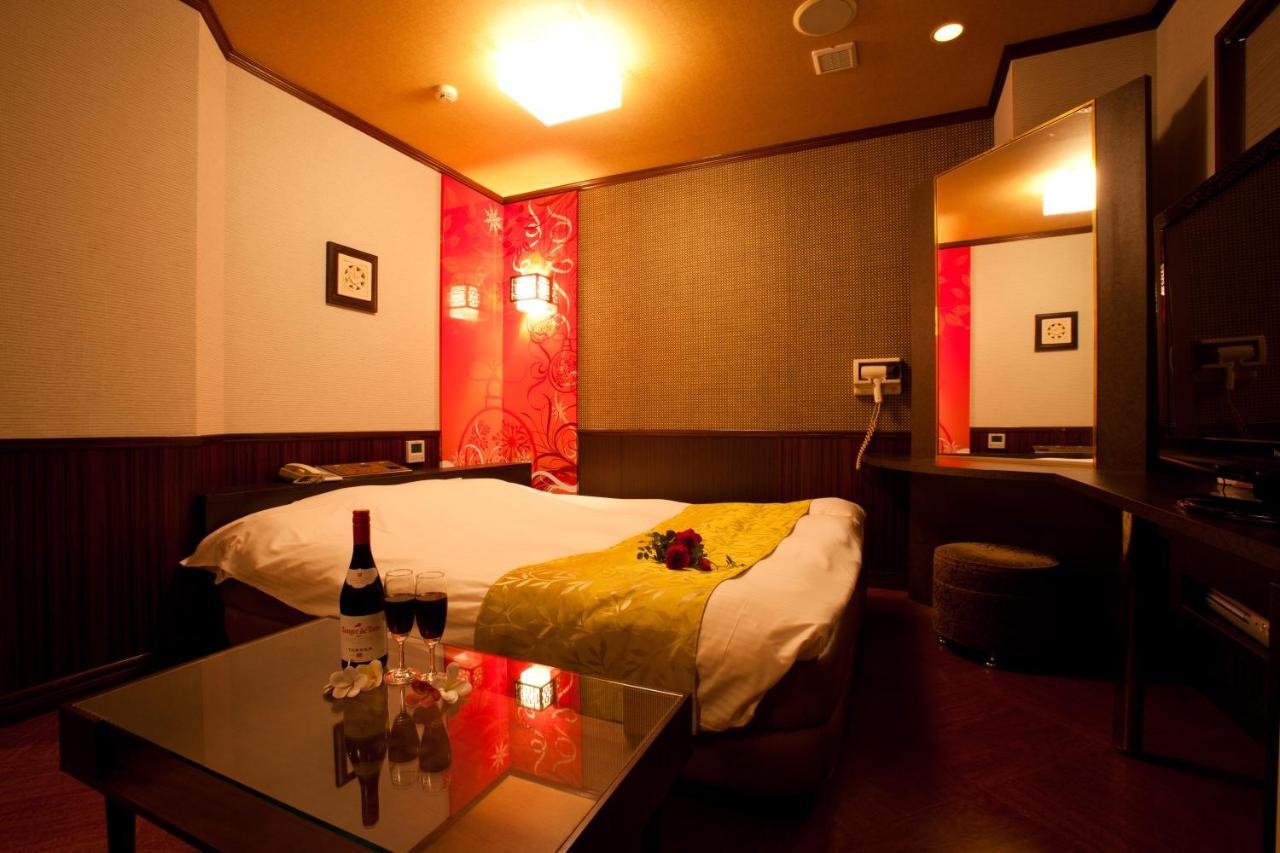 Hotel Luna (Adults Only) Tokyo Bagian luar foto