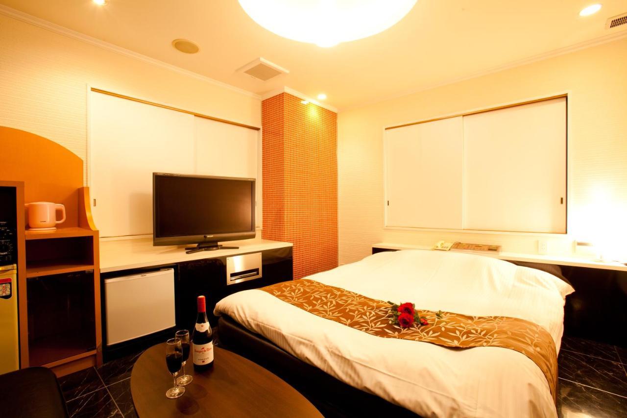 Hotel Luna (Adults Only) Tokyo Bagian luar foto