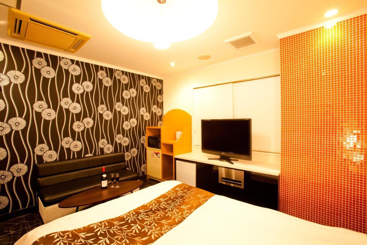 Hotel Luna (Adults Only) Tokyo Bagian luar foto