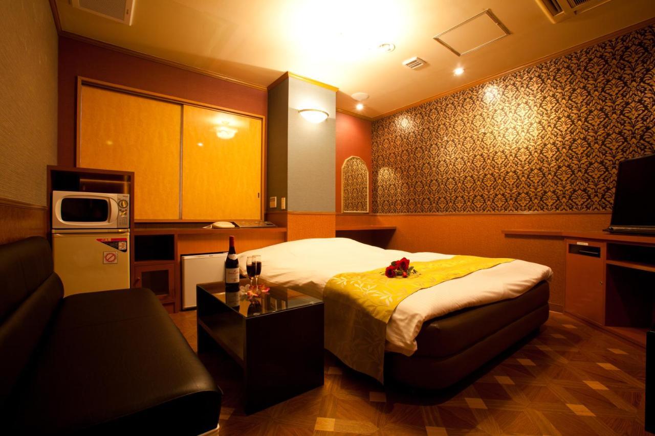 Hotel Luna (Adults Only) Tokyo Bagian luar foto