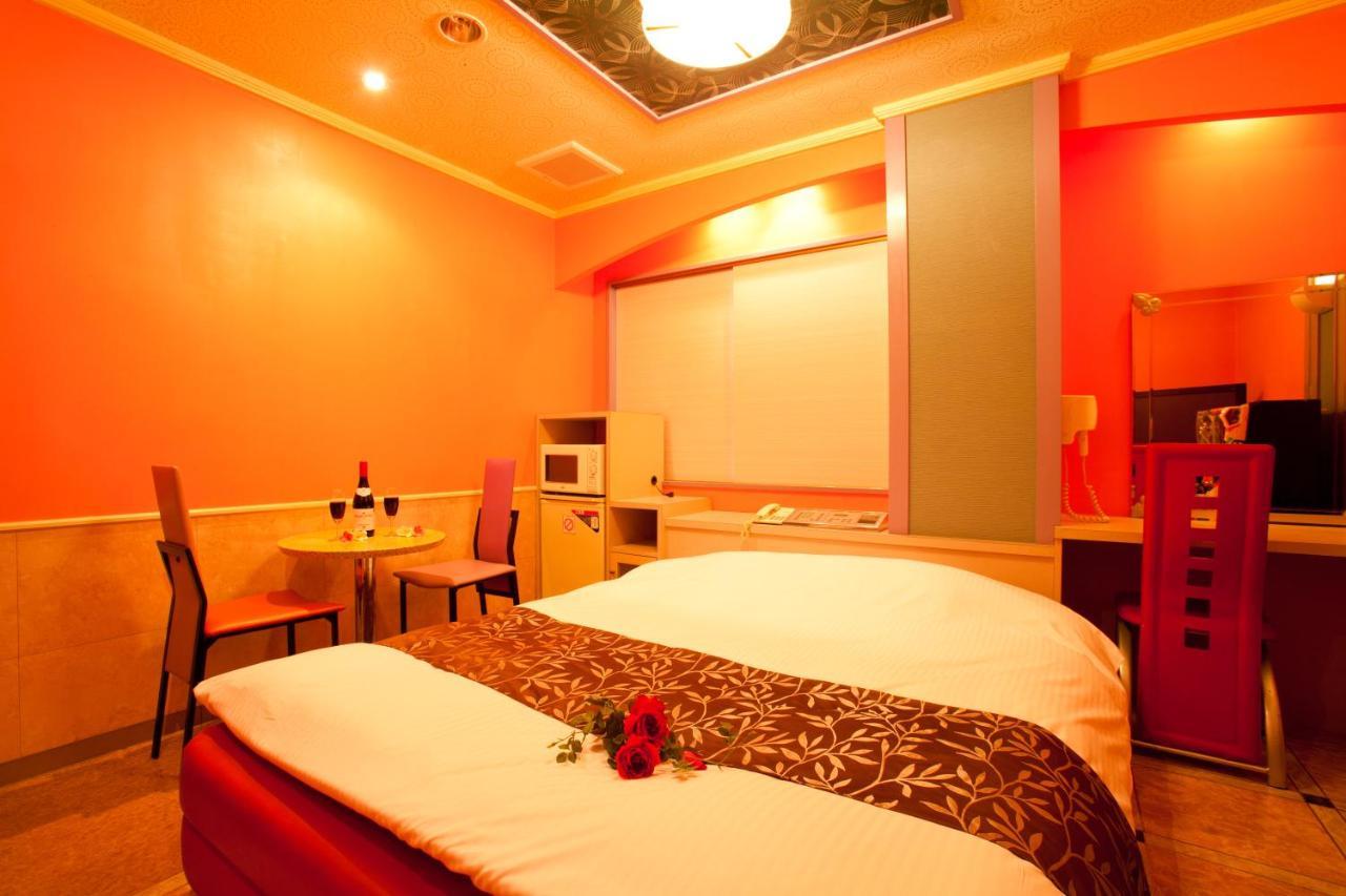 Hotel Luna (Adults Only) Tokyo Bagian luar foto