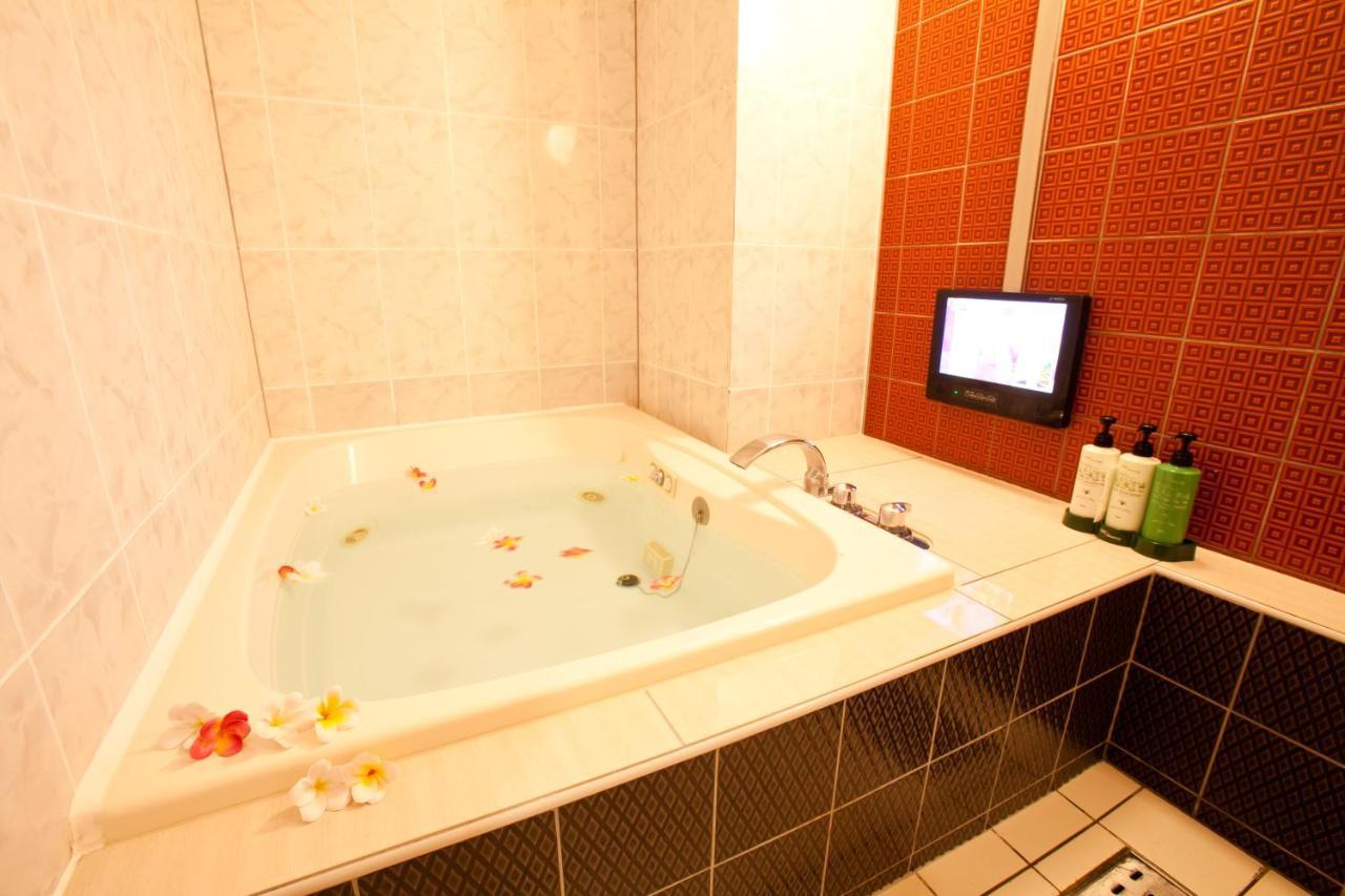 Hotel Luna (Adults Only) Tokyo Bagian luar foto