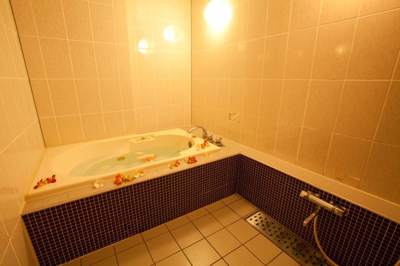 Hotel Luna (Adults Only) Tokyo Bagian luar foto