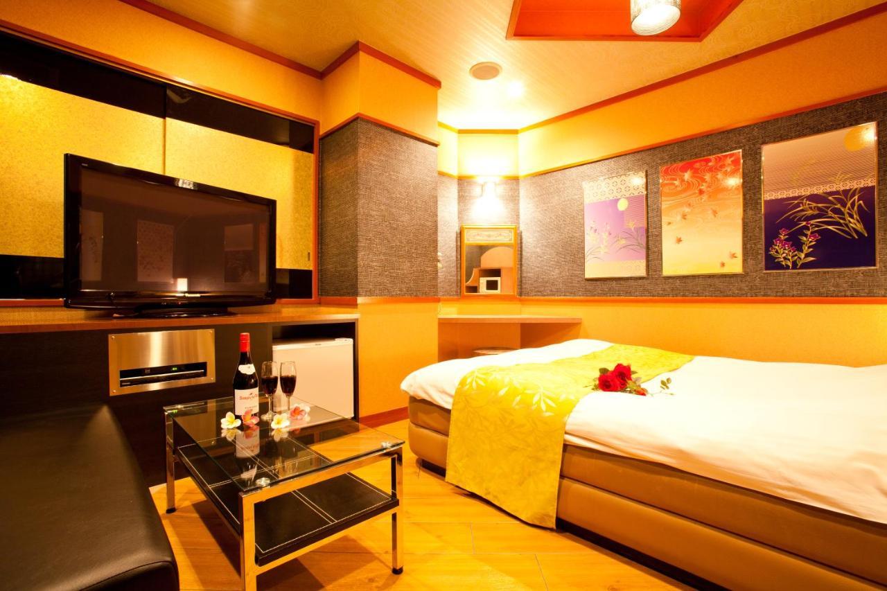 Hotel Luna (Adults Only) Tokyo Bagian luar foto