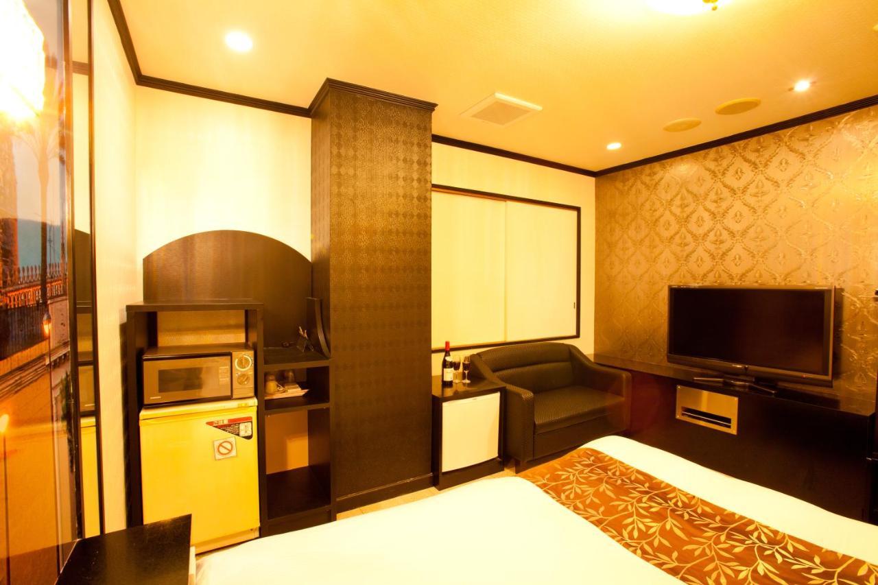 Hotel Luna (Adults Only) Tokyo Bagian luar foto